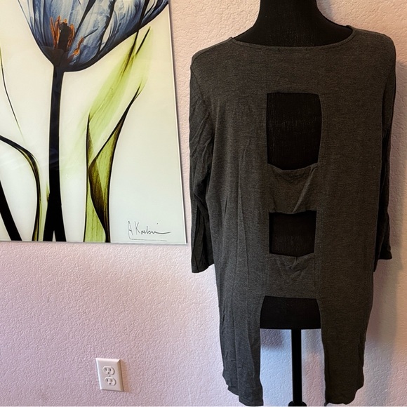 shirt size large - Picture 3 of 5